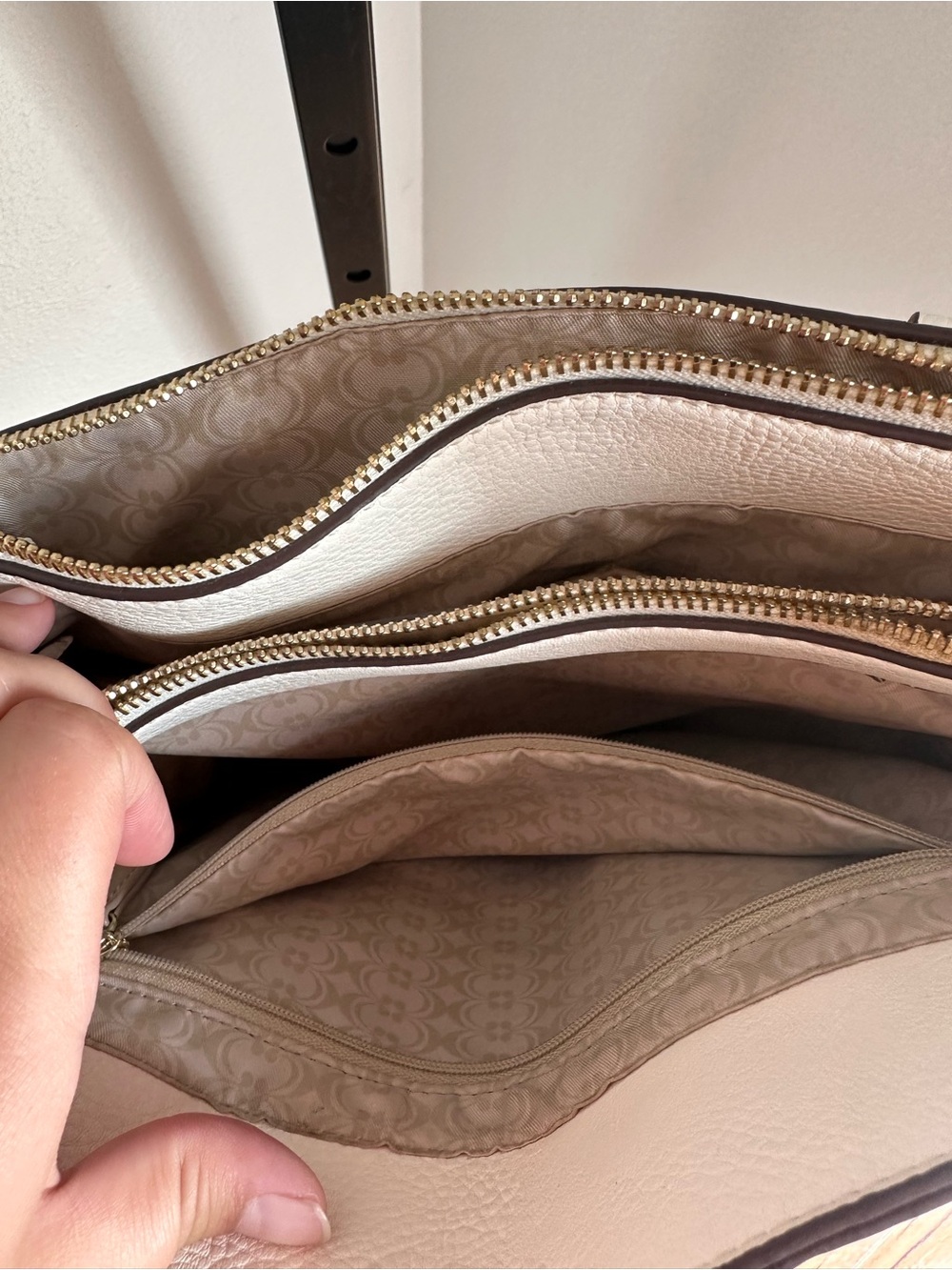 Charming Charlie white purse - Picture 3 of 7